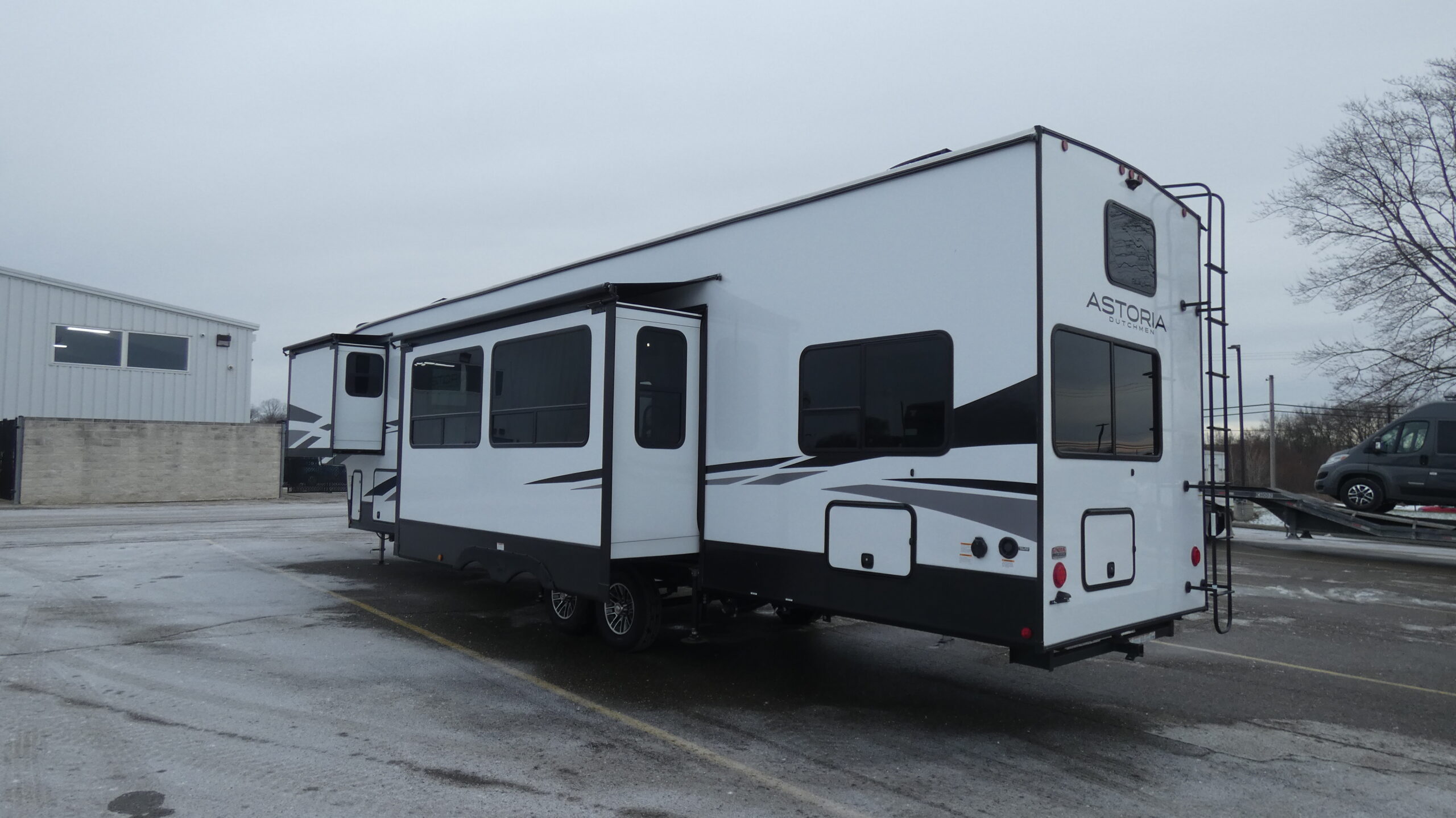 2025 Dutchmen Astoria Fifth Wheel Platinum 3603LFP for Sale