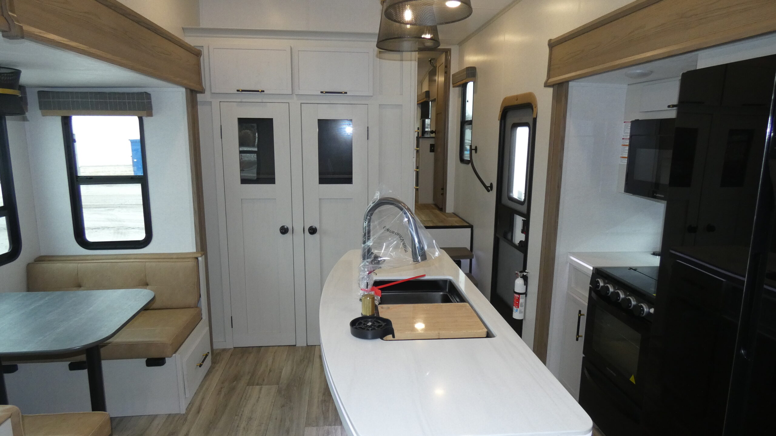 2025 Dutchmen Astoria Fifth Wheel Platinum 3603LFP for Sale