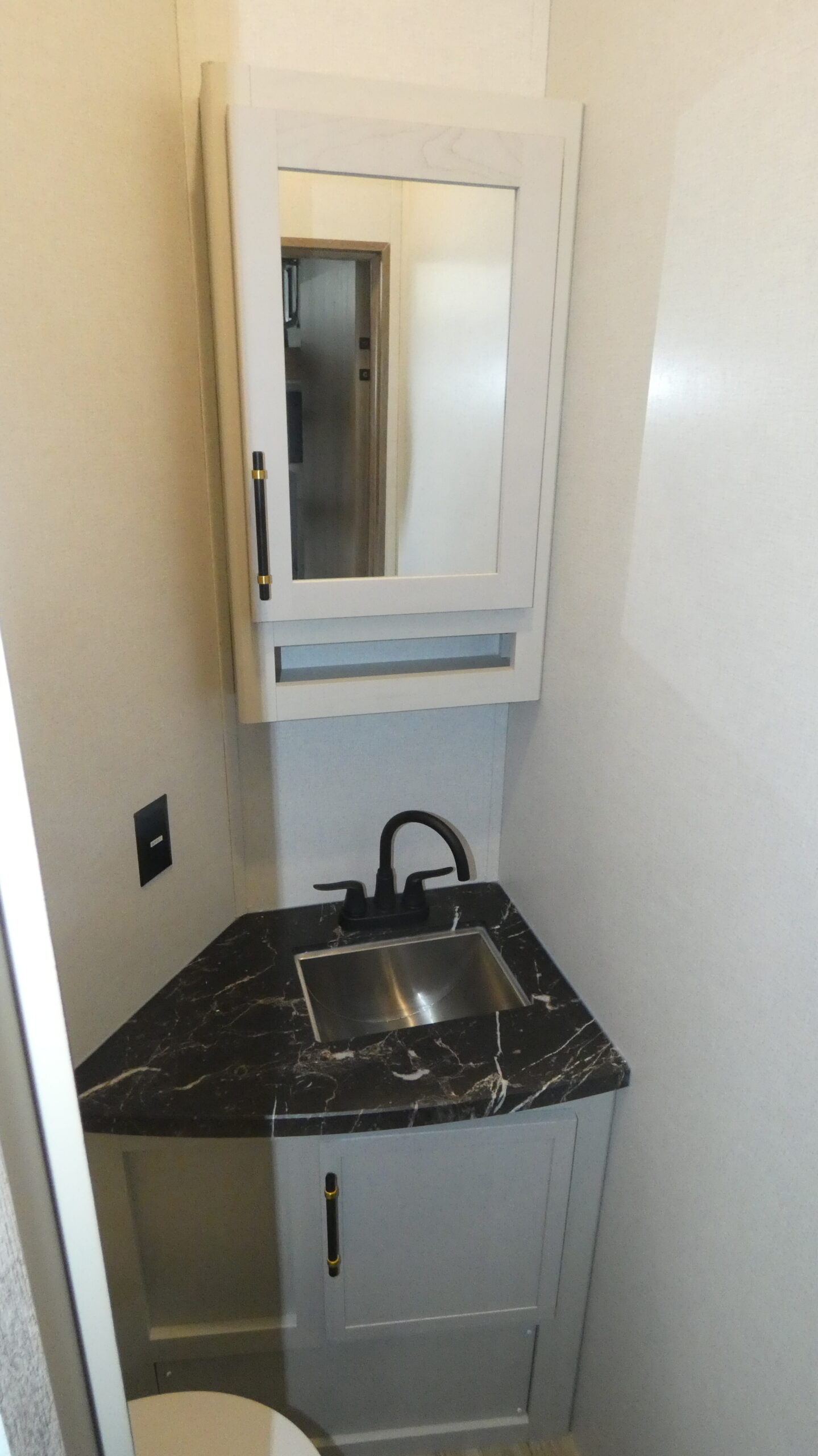2025 Dutchmen Astoria Fifth Wheel Platinum 3603LFP for Sale