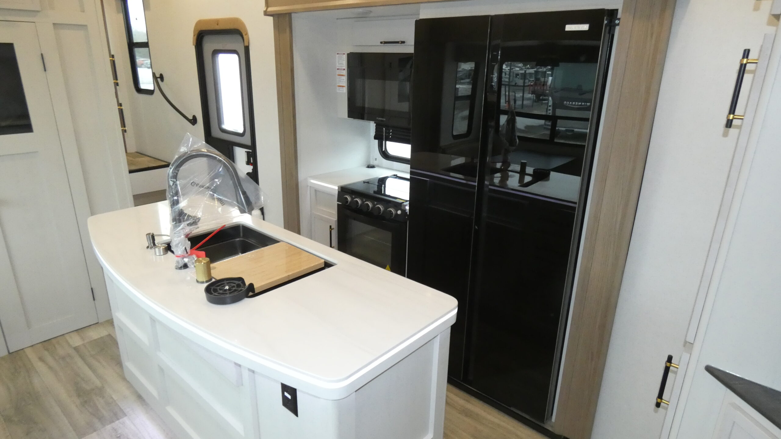2025 Dutchmen Astoria Fifth Wheel Platinum 3603LFP for Sale