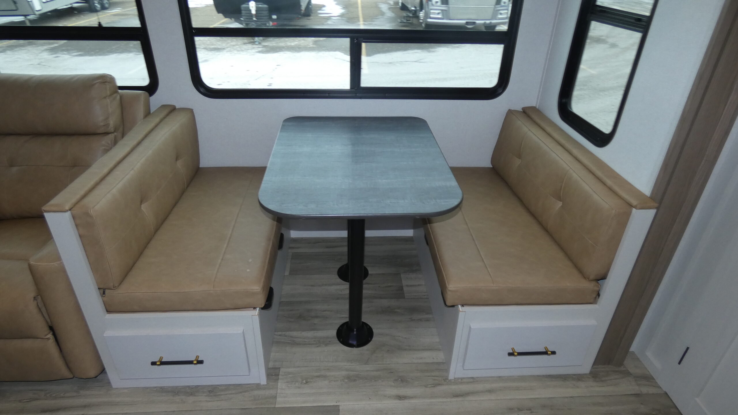 2025 Dutchmen Astoria Fifth Wheel Platinum 3603LFP for Sale
