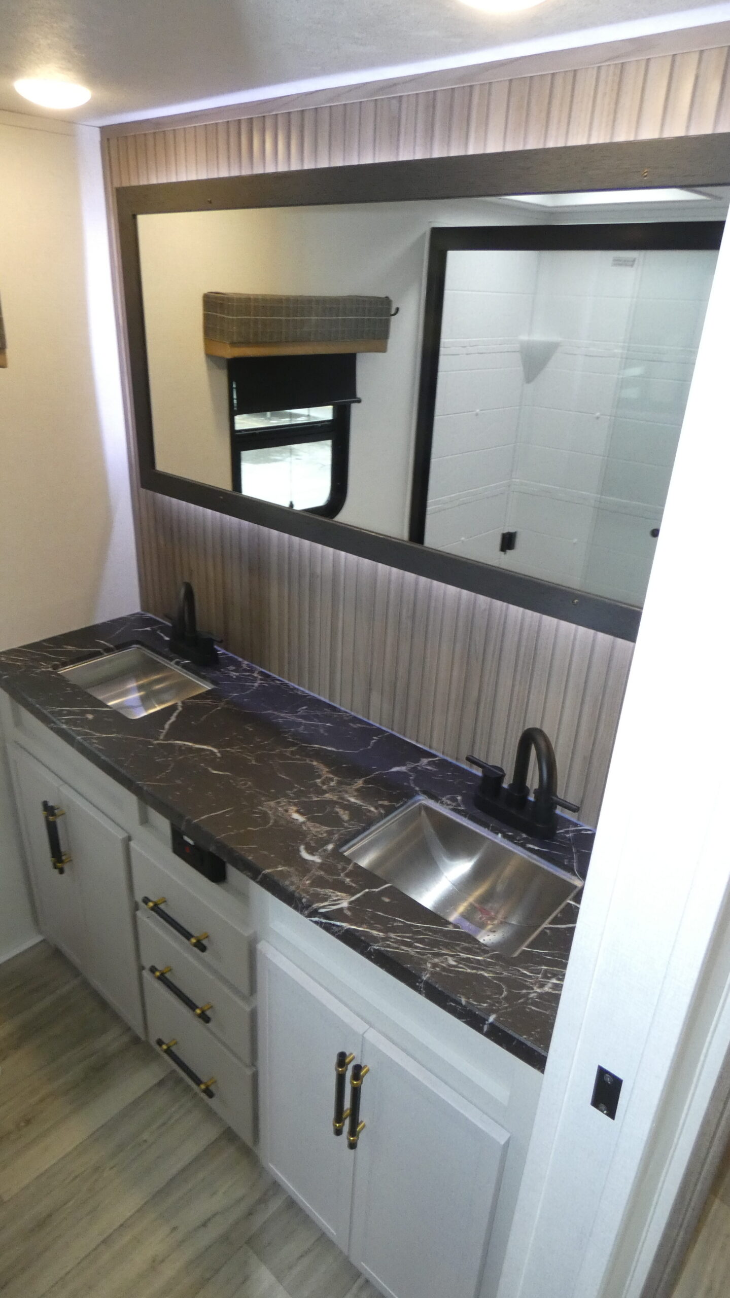 2025 Dutchmen Astoria Fifth Wheel Platinum 3603LFP for Sale