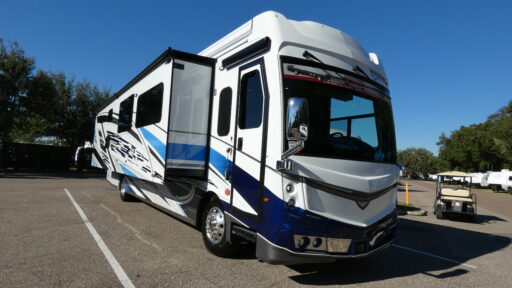 2026 Fleetwood Discovery LXE 40G