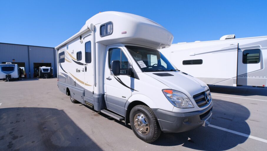 2012 WINNEBAGO 24J