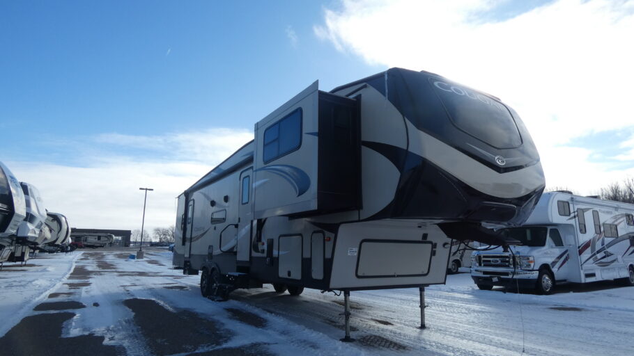2019 KEYSTONE 367FLS