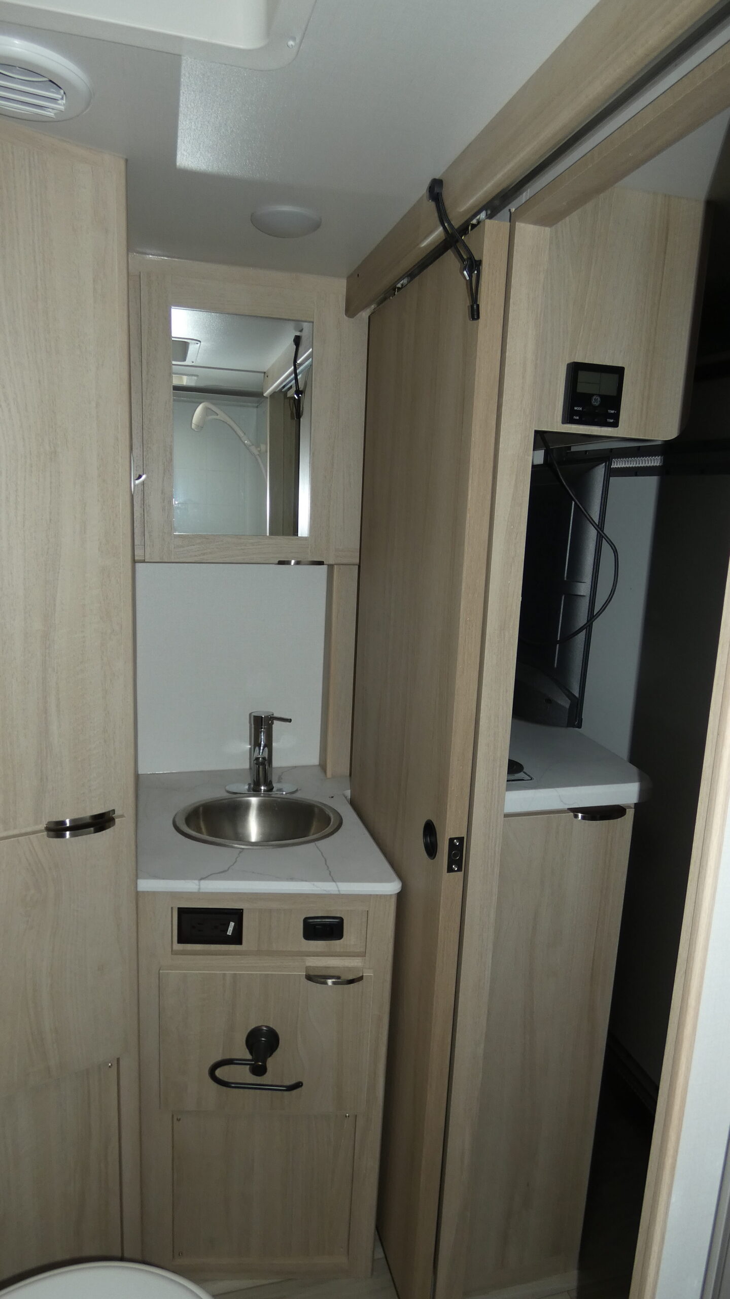 2023 Winnebago Micro Minnie 2108FBS for Sale