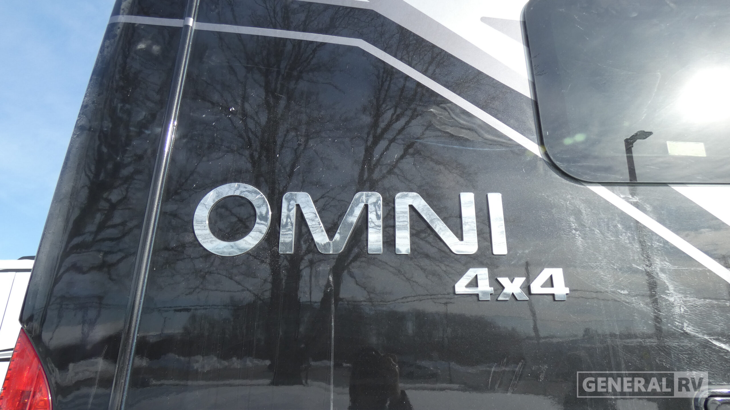 2024 Thor Motor Coach Omni LV35 for Sale
