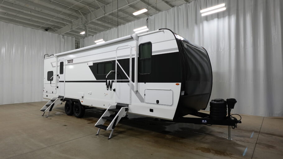 2026 WINNEBAGO 28BHS