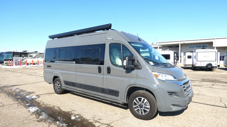 2025 WINNEBAGO 59K