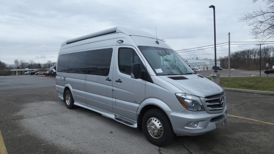 2014 LEISURE TRAVEL 22SS