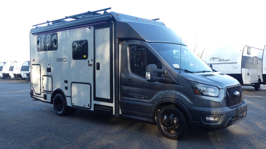 2025 WINNEBAGO 22A