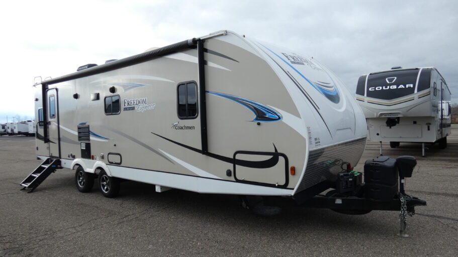2019 COACHMEN 297RLDS