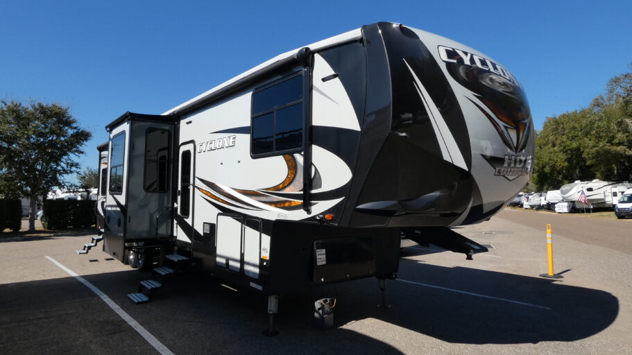 2018 HEARTLAND 4005