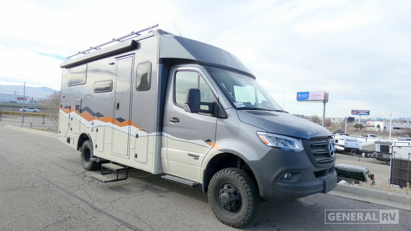 2027 WINNEBAGO 23B