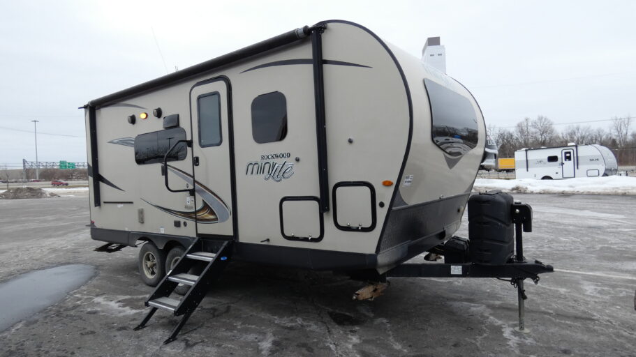 2019 FOREST RIVER 2104S