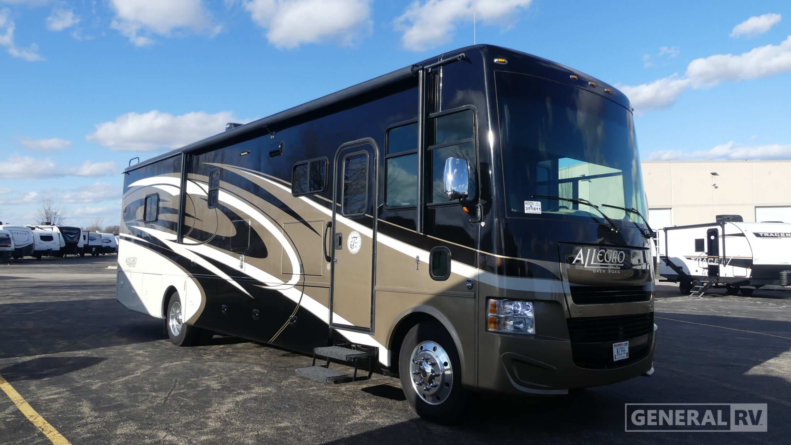 2015 Tiffin Motorhomes OPEN ROAD 36LA  for Sale in Huntley, IL