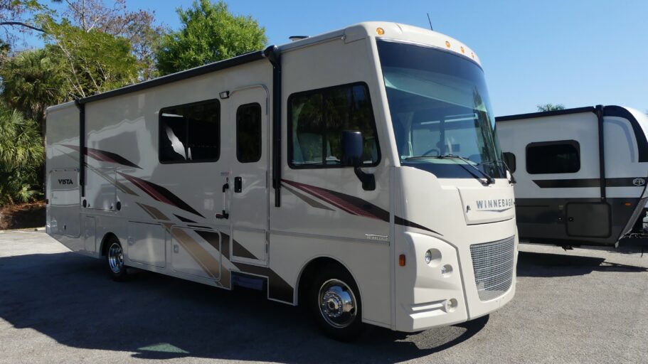 2019 WINNEBAGO 29VE
