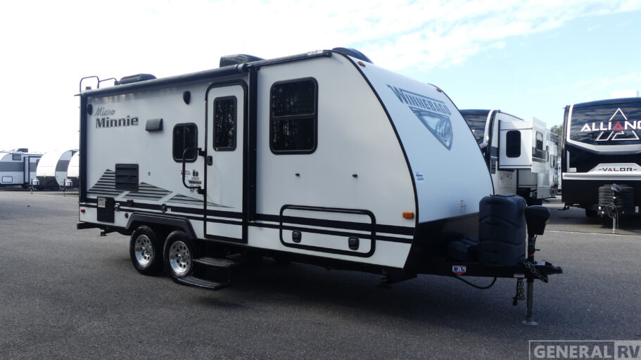2019 WINNEBAGO 2108DS