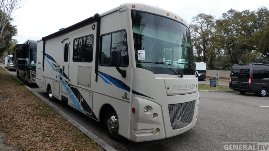 2019 WINNEBAGO 31BE