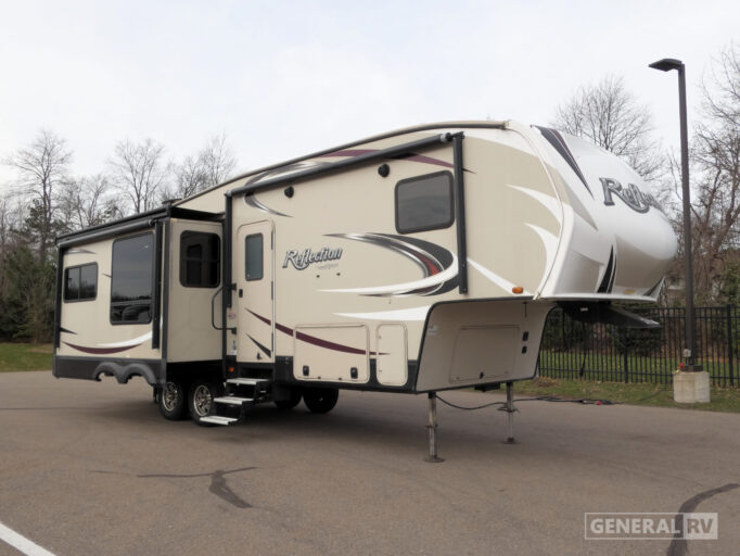 2018 GRAND DESIGN 303RLS