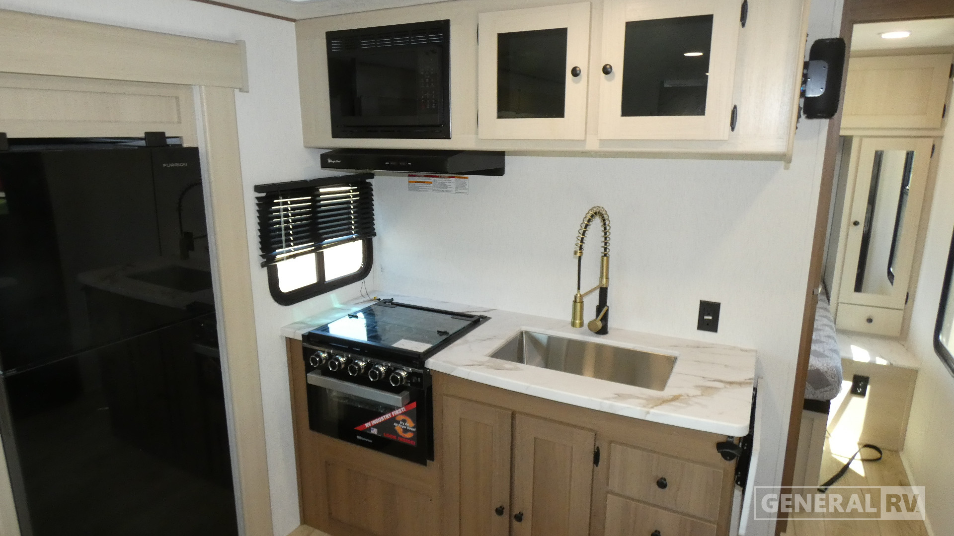 2026 Coachmen Apex Ultra Lite 242BARV for Sale