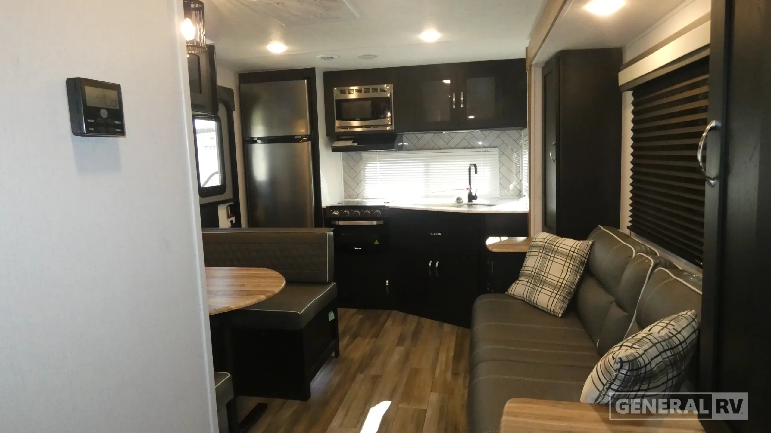 2024 Coachmen Freedom Express Ultra-Lite 246RKS for Sale
