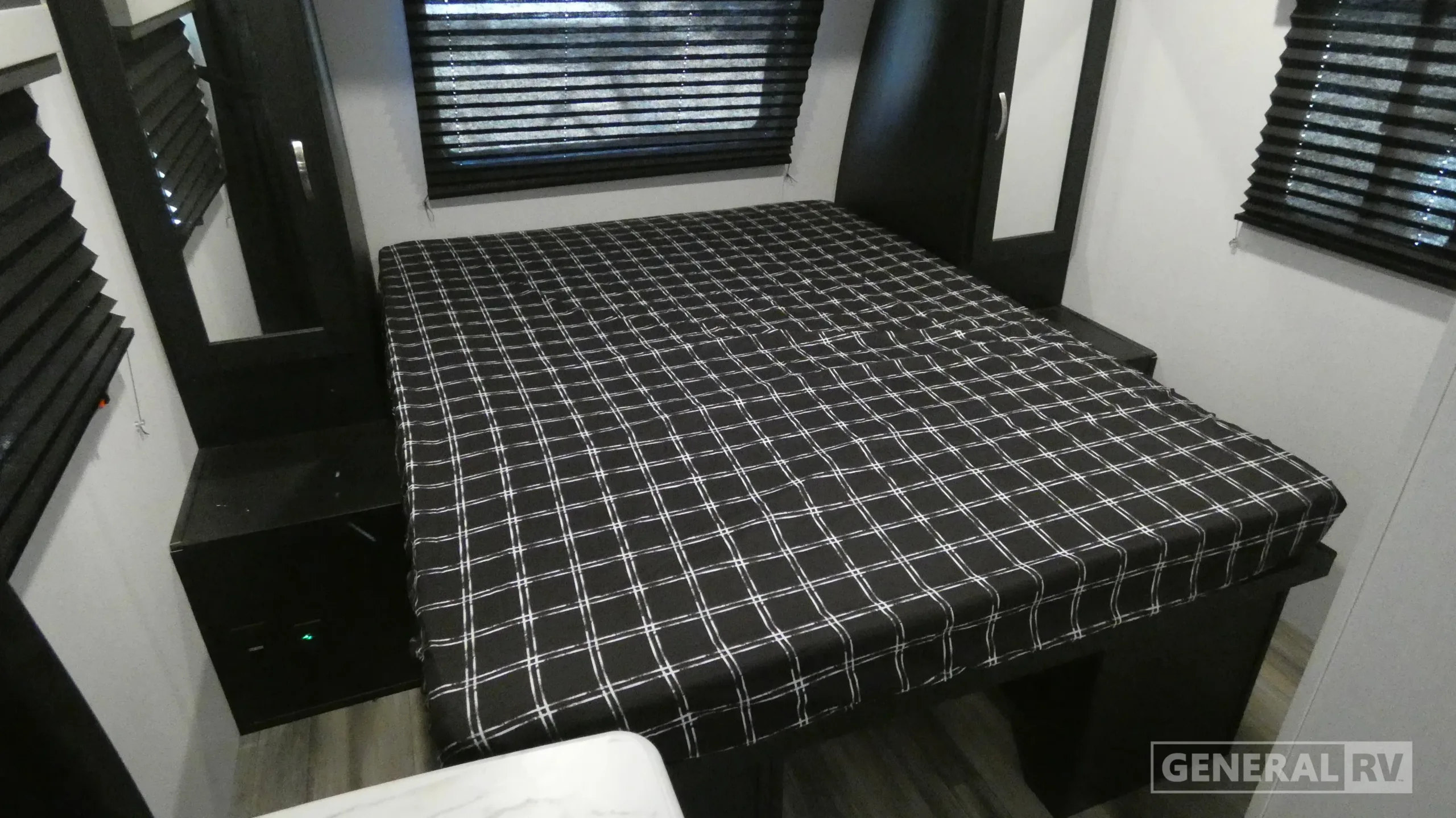 2024 Coachmen Freedom Express Ultra-Lite 246RKS for Sale