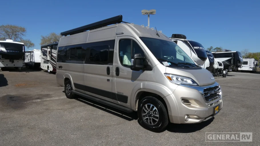 2025 WINNEBAGO 59KL