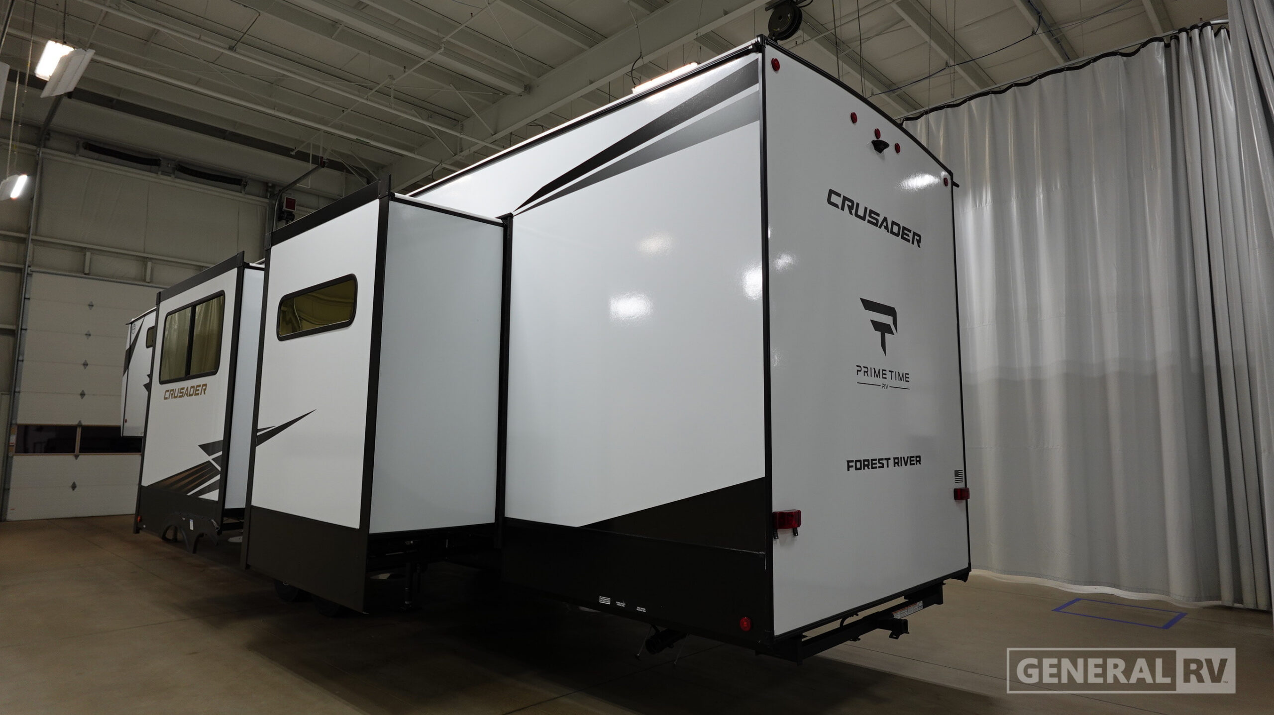 2027 Prime Time Manufacturing Crusader FAM37 for Sale