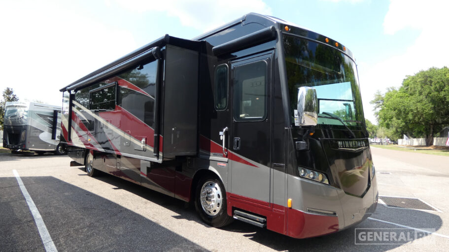 2015 WINNEBAGO 40R