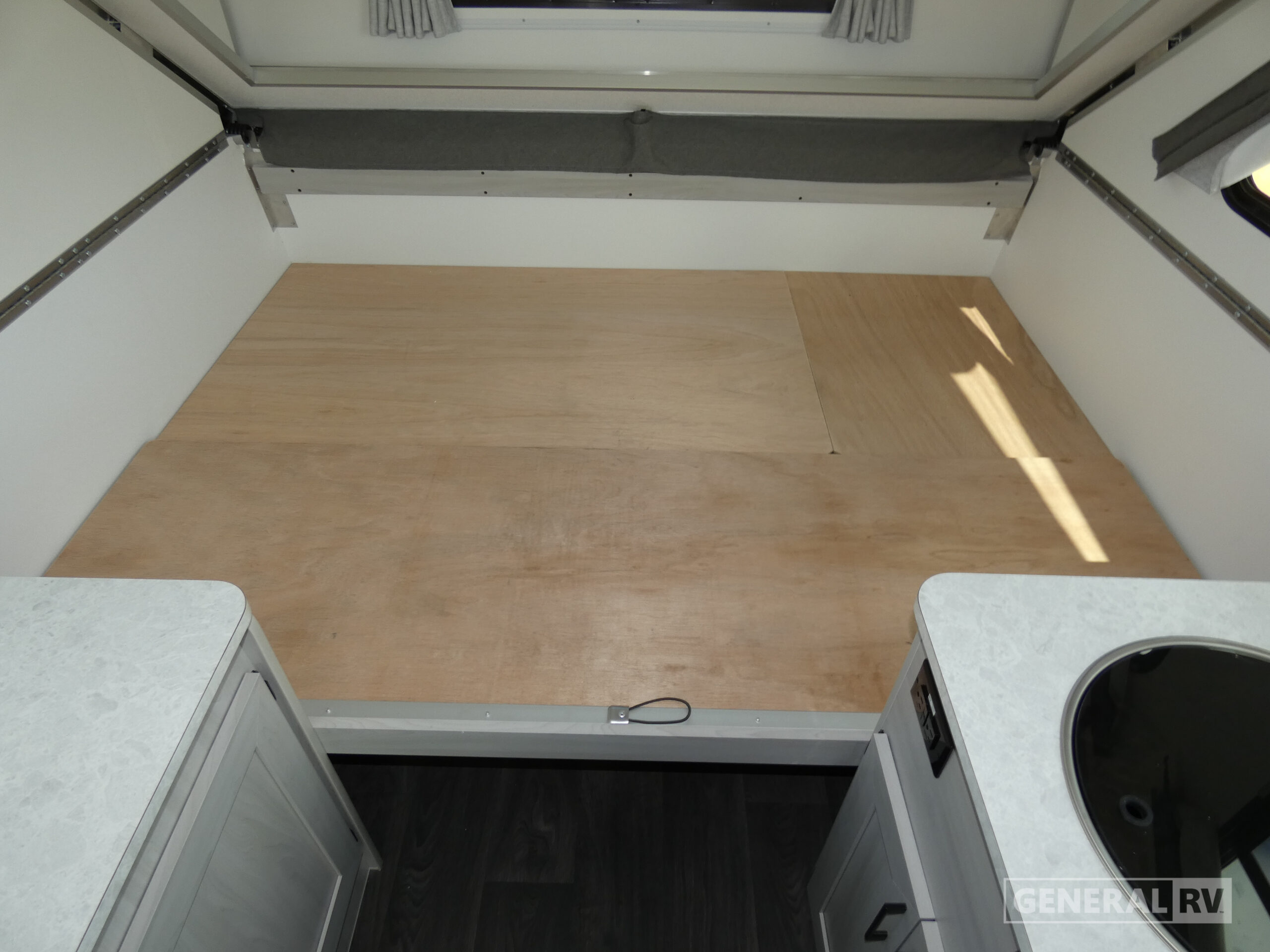 2026 Aliner Expedition Rear Sofa for Sale