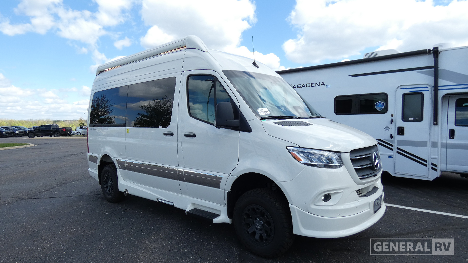 2027 Grech RV Vacanza-ion-19 Tour AWD Grey White