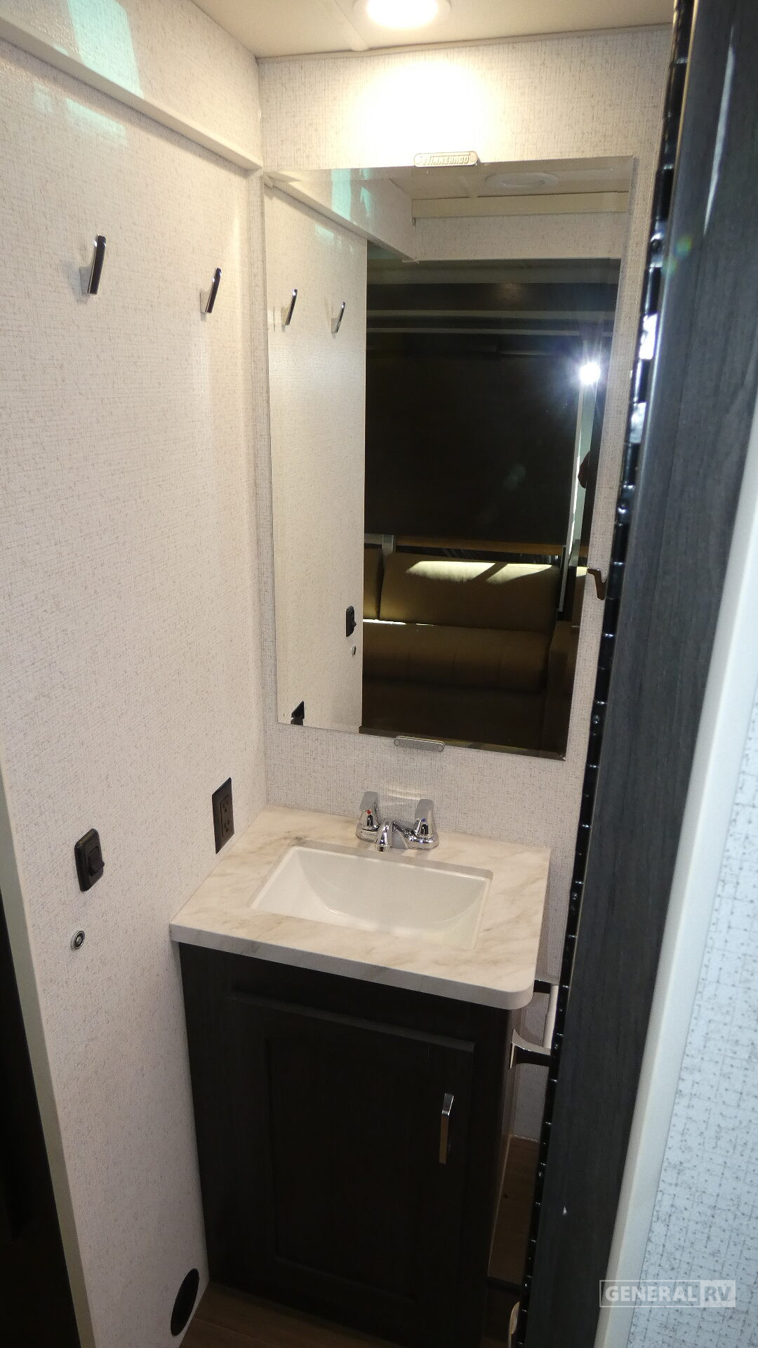 2027 Winnebago Sunflyer 28MB for Sale