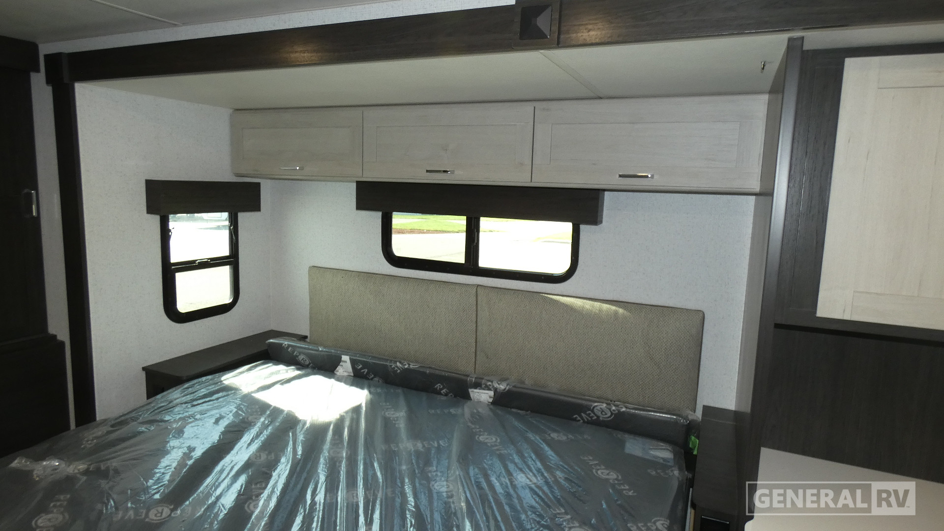 2027 Winnebago Sunflyer 28MB for Sale