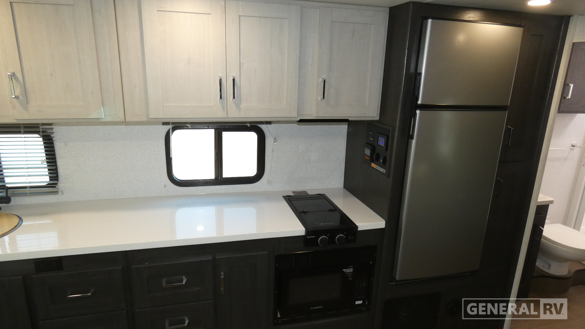 2027 Winnebago Sunflyer 28MB for Sale