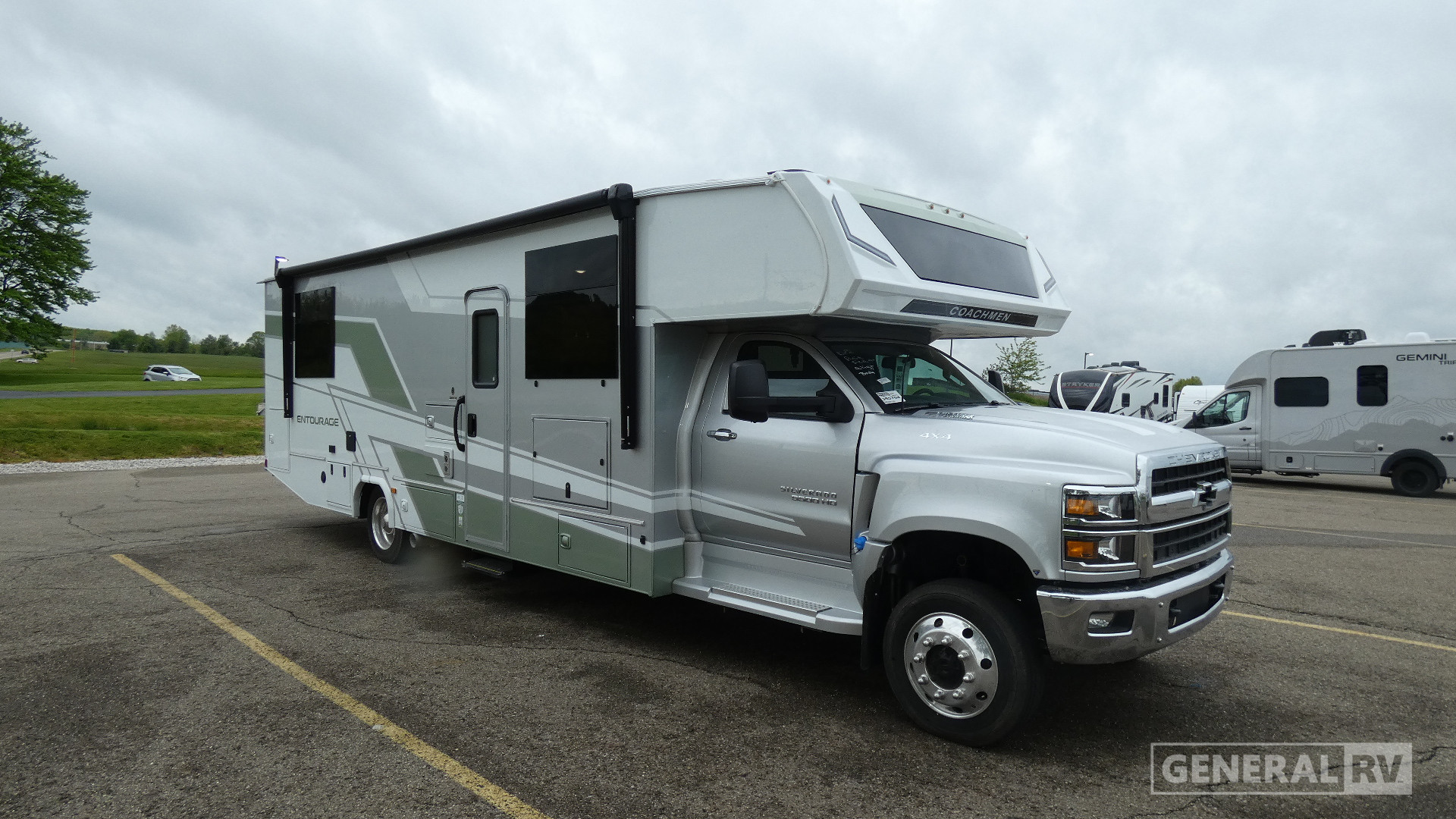 2026 Coachmen Entourage 320LV for Sale in North Canton, OH