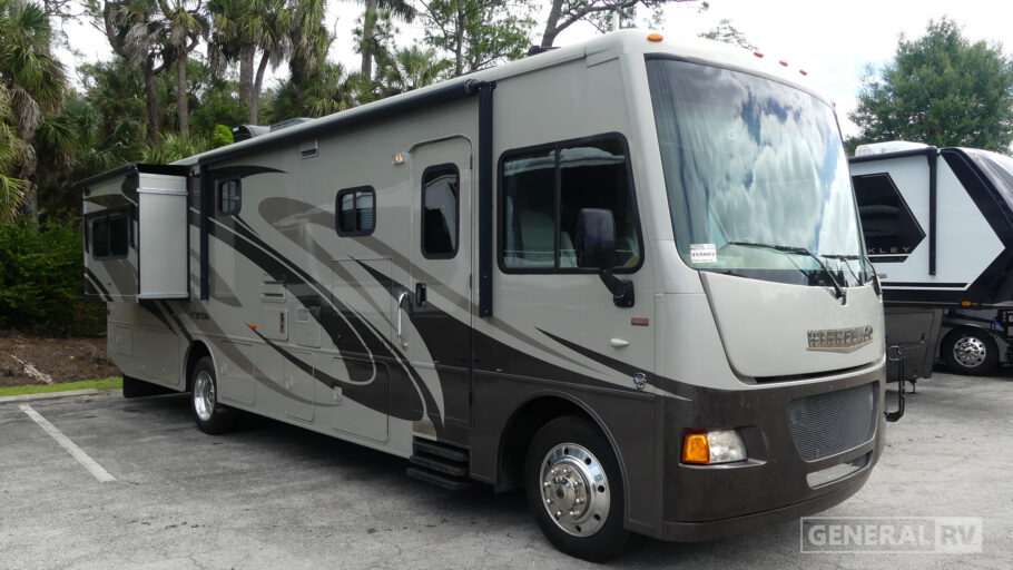 2014 WINNEBAGO 35F