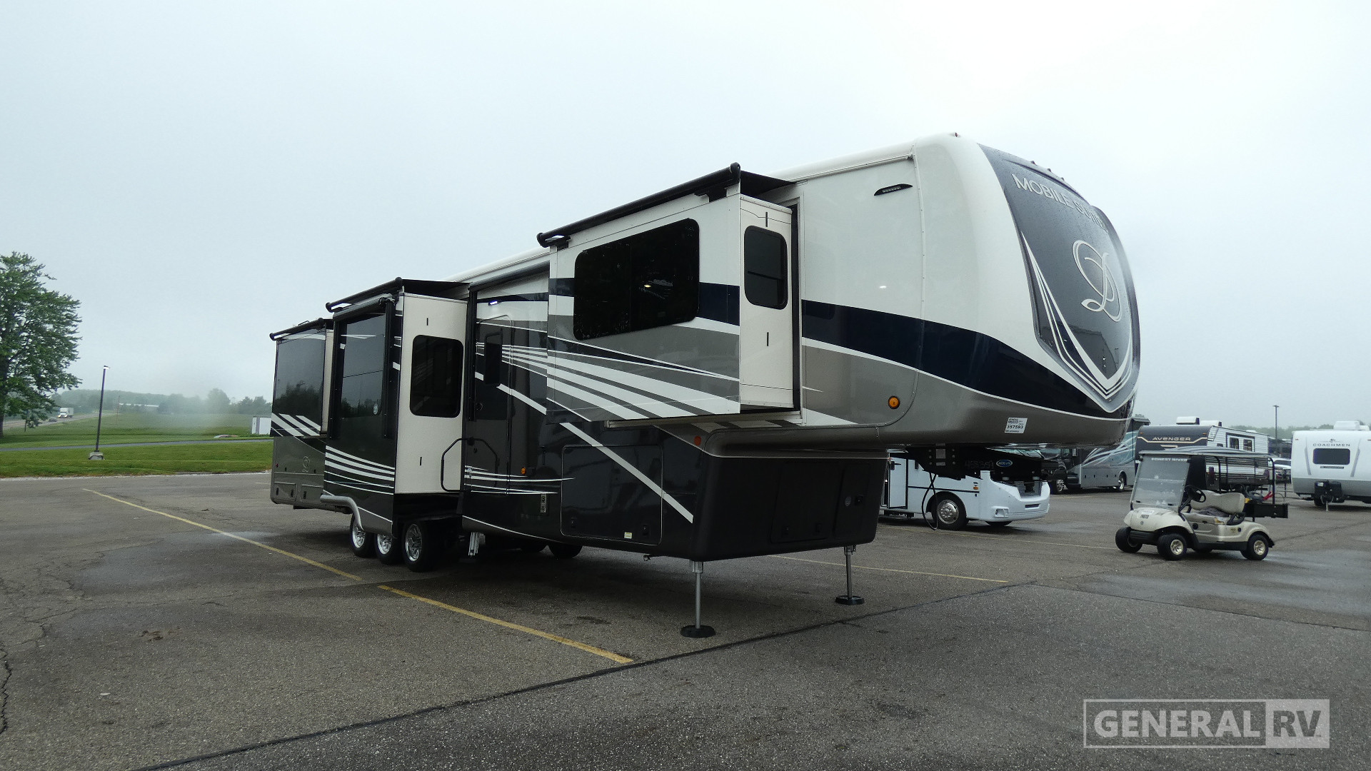 2021 DRV Mobile Suites Nashville  for Sale in North Canton, OH