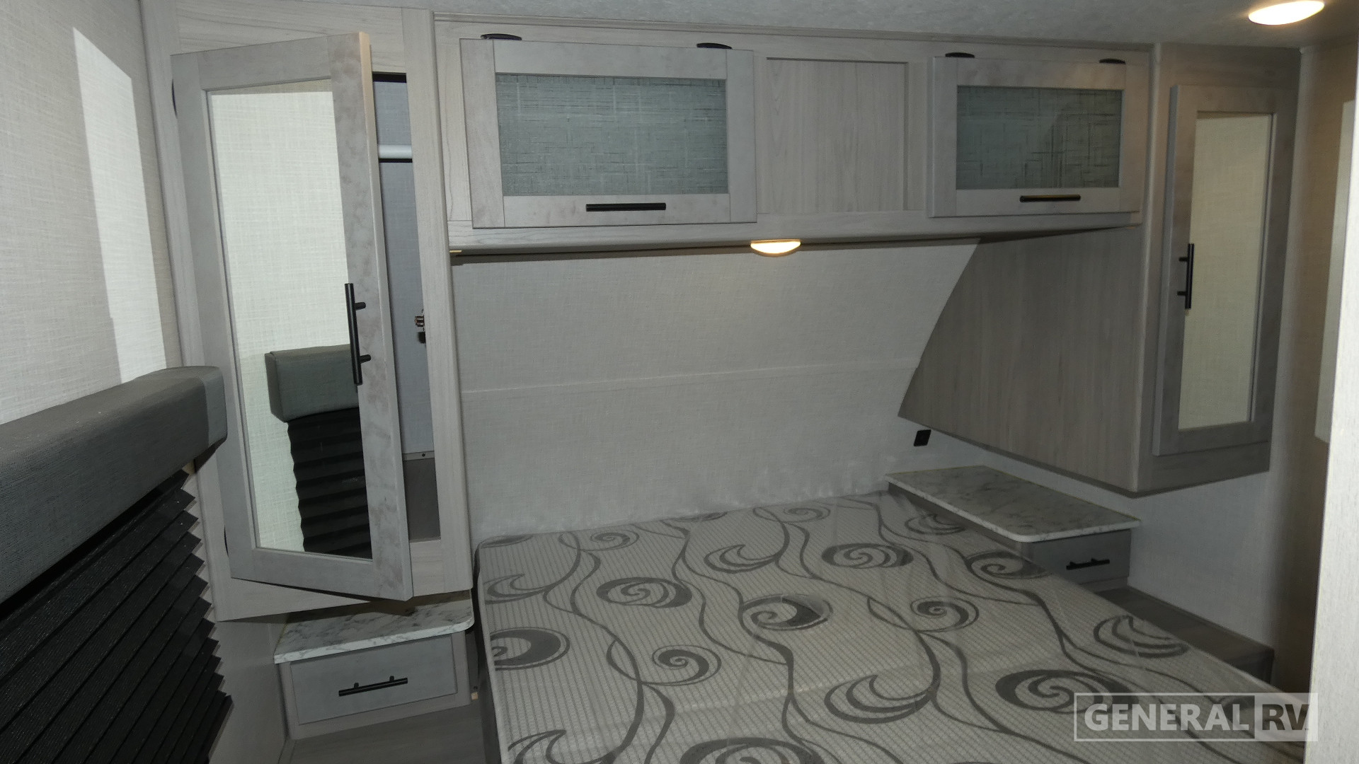 2023 Dutchmen Coleman Light 2455BH for Sale