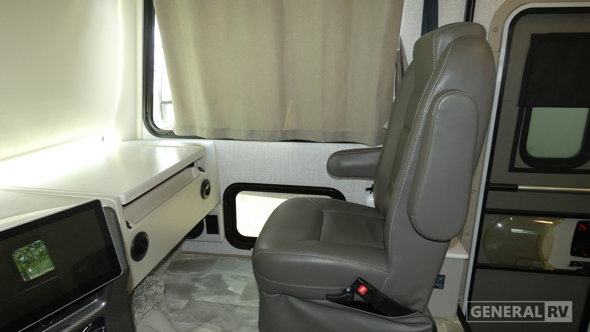 2024 Thor Motor Coach Twist 2LB for Sale
