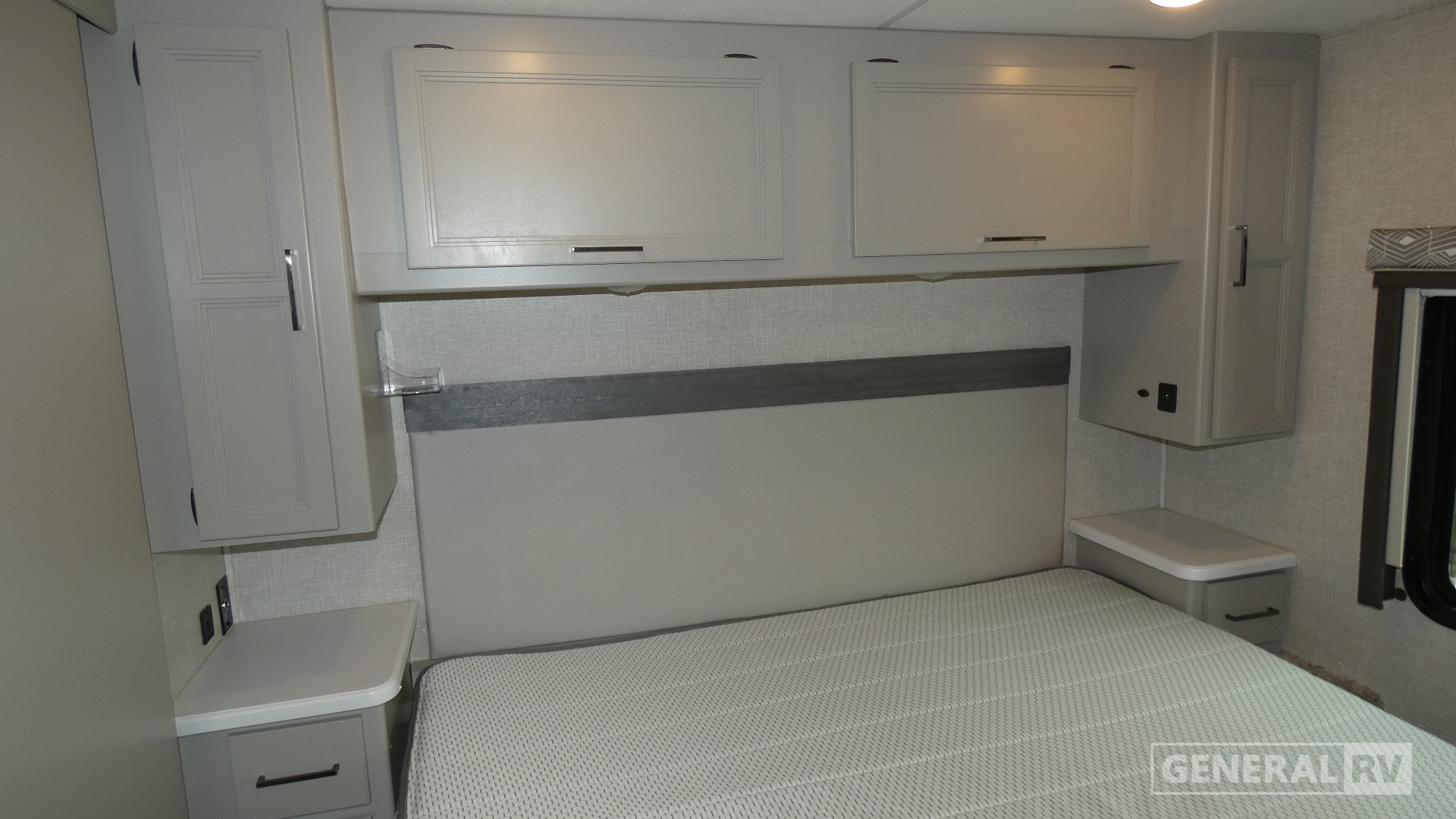 2024 Thor Motor Coach Twist 2LB for Sale