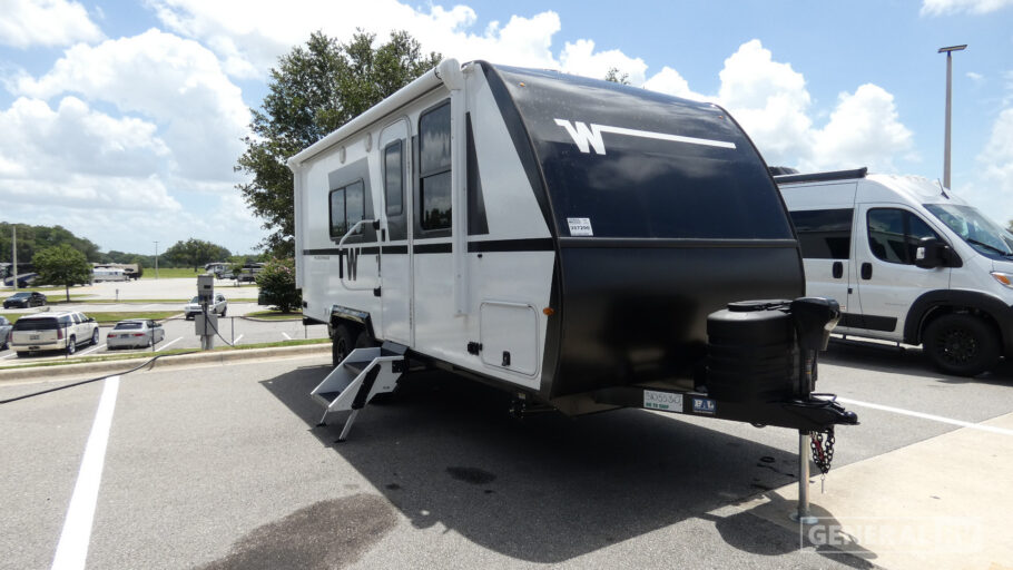 2026 WINNEBAGO 2000FRB