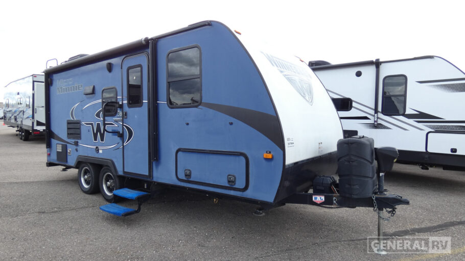 2018 WINNEBAGO 2108DS