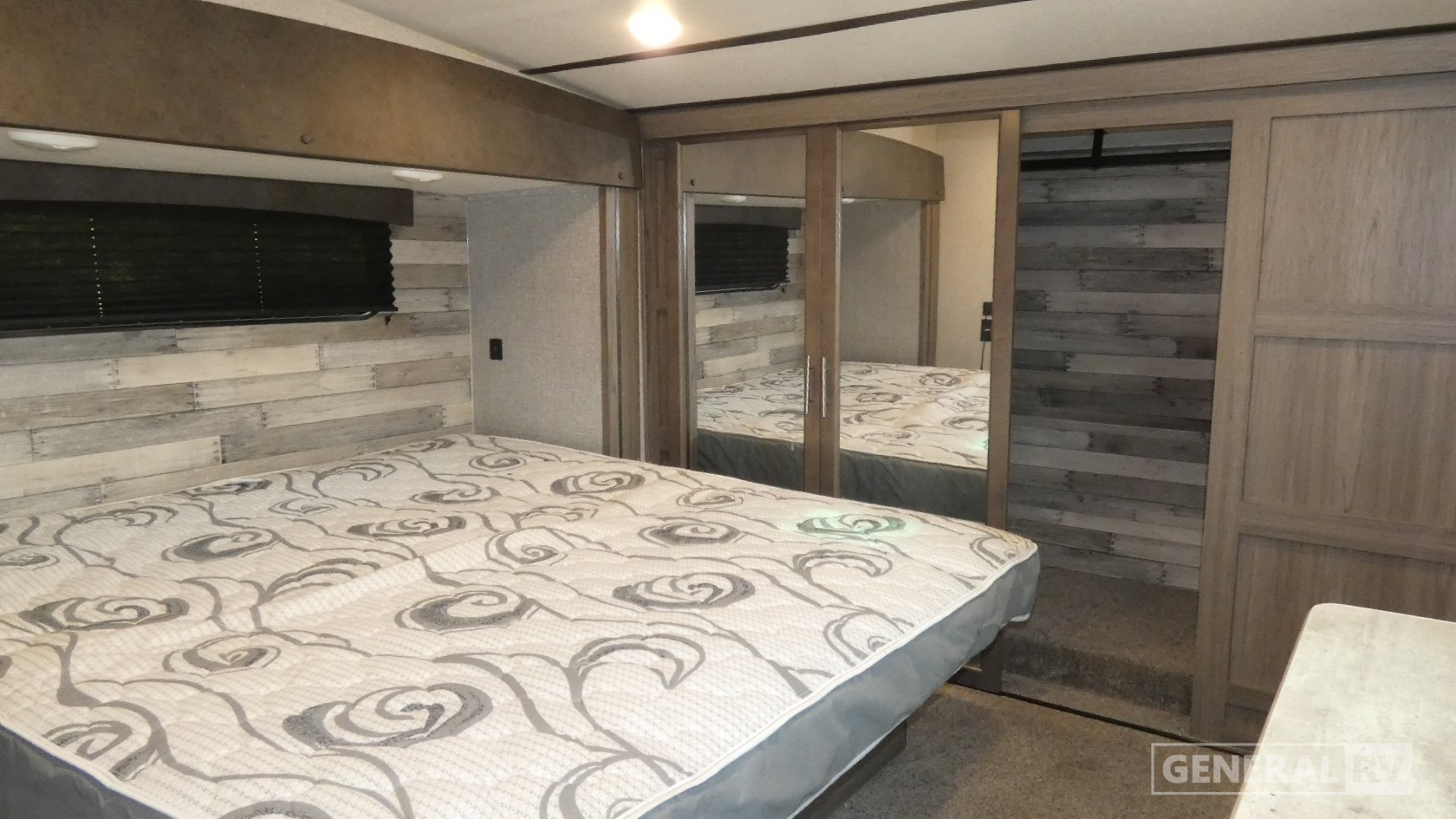 2020 CrossRoads Volante 5th Wheel VL326RK for Sale