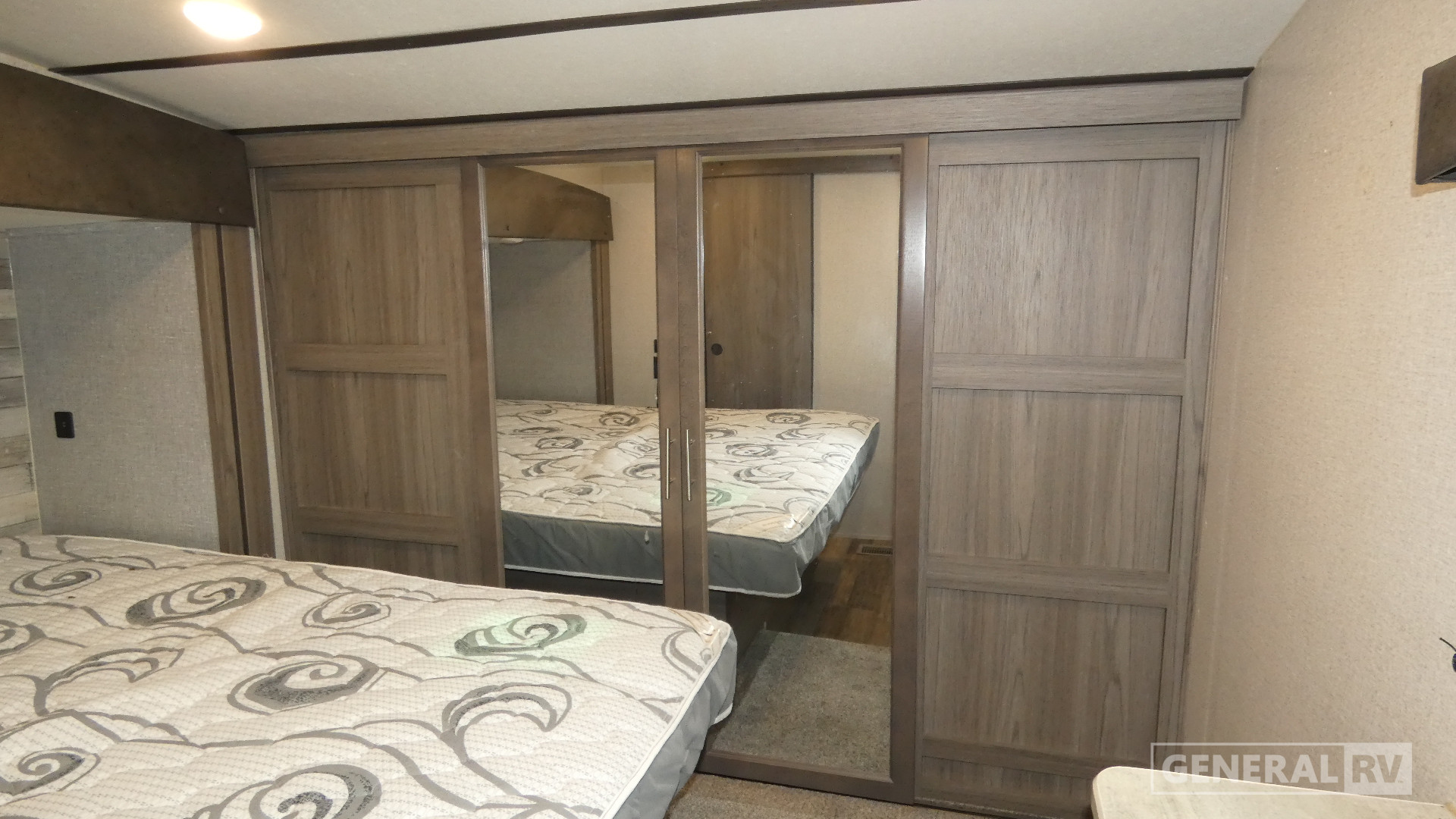 2020 CrossRoads Volante 5th Wheel VL326RK for Sale
