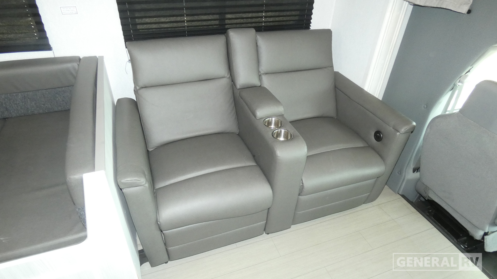 2025 East To West Entrada 2950OK for Sale