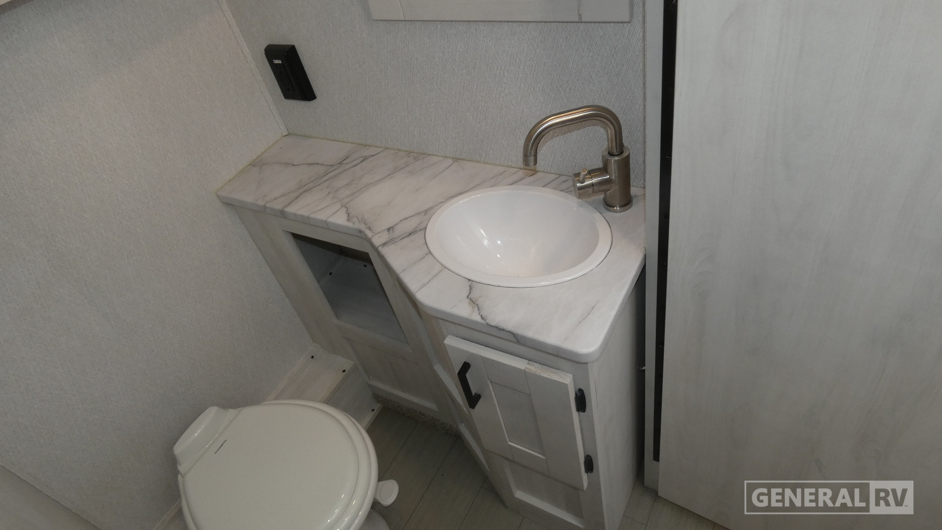 2025 East To West Entrada 2950OK for Sale