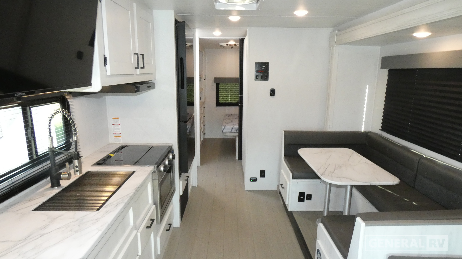 2025 East To West Entrada 2950OK for Sale