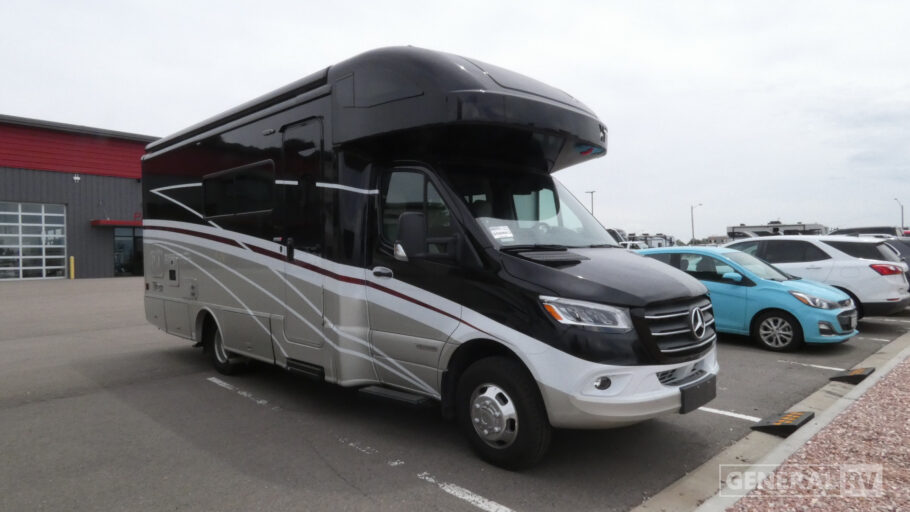 2021 WINNEBAGO 24D
