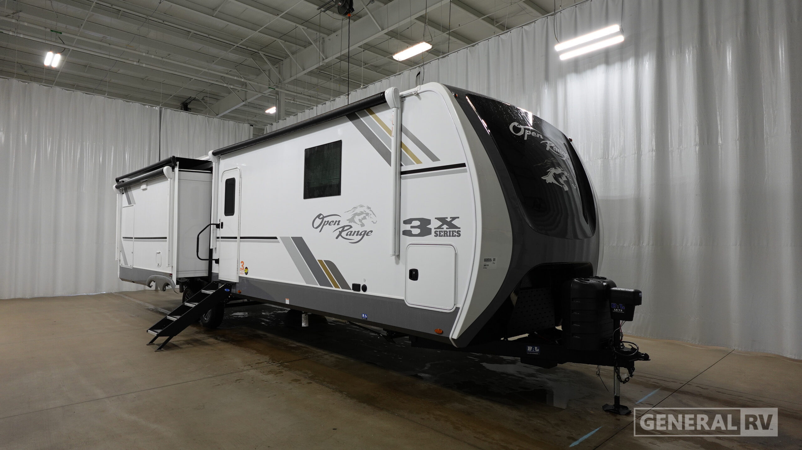 2027 Open Range 3X Travel Trailer 322RLS for Sale in North Canton, OH